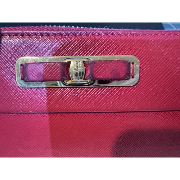Salvatore Ferragamo Red Saffino Vara Ribbon long wallet Zip - Picture 5 of 13